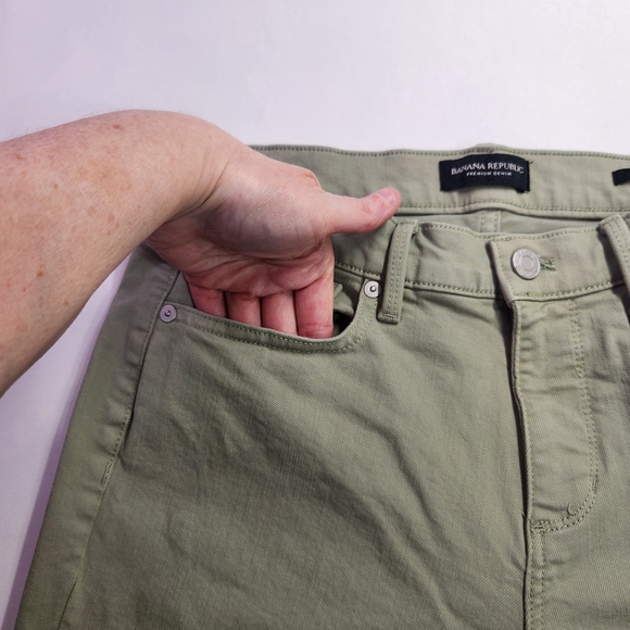 ⭐️Banana Republic Sage Green Jeans – Size 27 | Like New, Stylish & Versatile - Picture 2 of 8